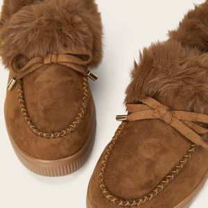 Camel moccasins